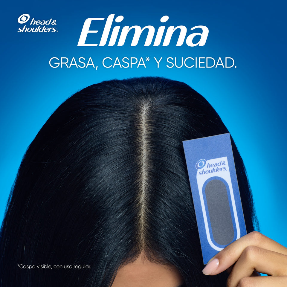 Primer plano de cuero cabelludo limpio, con texto "Elimina grasa, caspa y suciedad"